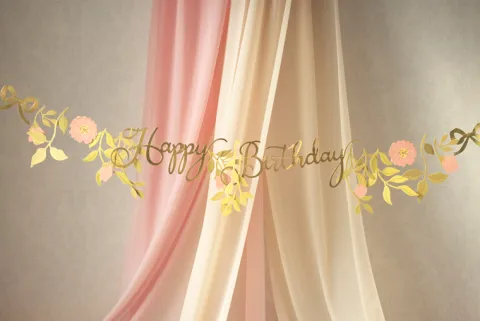 Happy Birthday guirlande i guld og blomster