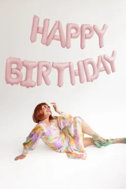Happy Birthday i mat lyserød