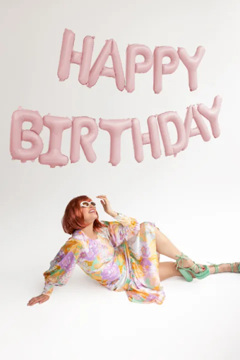 Happy Birthday i mat lyserød