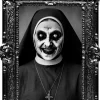 Klistermærke - Billede af besat nonne