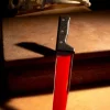 Slagterkniv med flydende kunstig blod